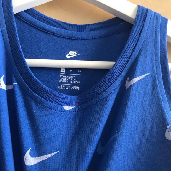 Nike swoosh crop tank - Picture 3 of 4